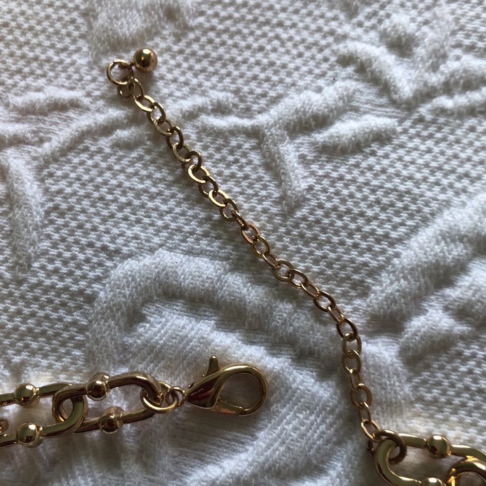 Elegant Gold plated Chain Necklace - Picture 2 of 3